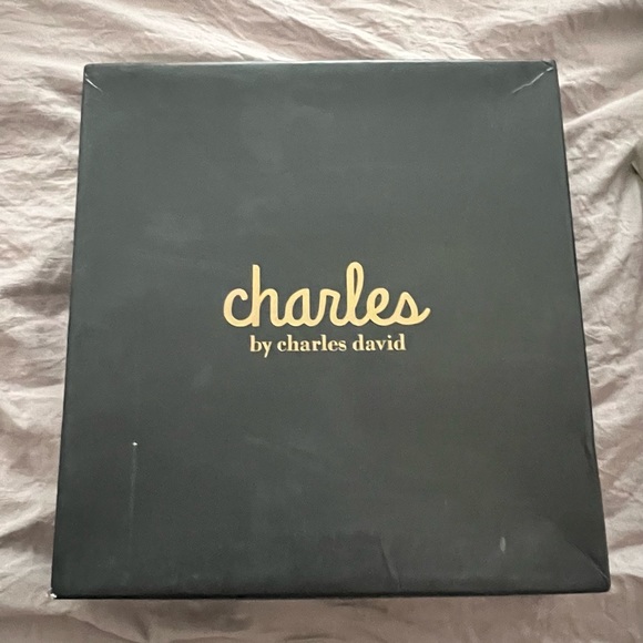 New, in box Charles by Charles David embellished Knit Booties, size 10 - Picture 2 of 8